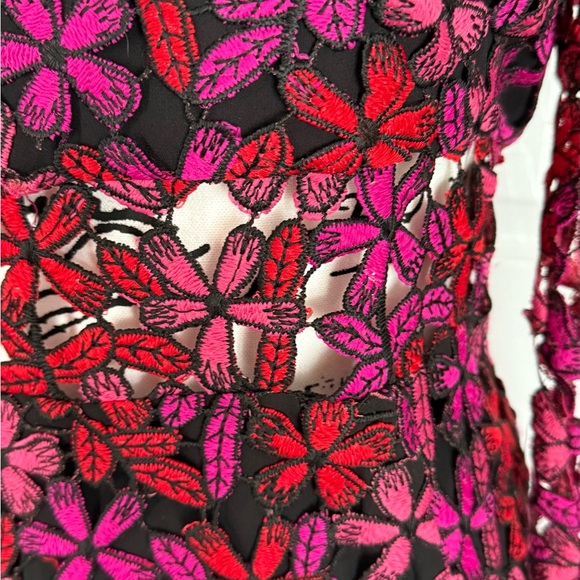 Shoshanna Dyer Dress in Fuchsia Textured Floral Cut Out Size 4 - Picture 7 of 9